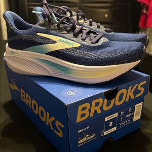 BRAND NEW, NEVER BEEN WORN Brooks Ghost 17 Women's Shoes - Navy and Aqua